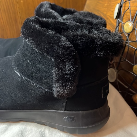 SKECHERS SHORTIE BOOTS - Picture 4 of 7